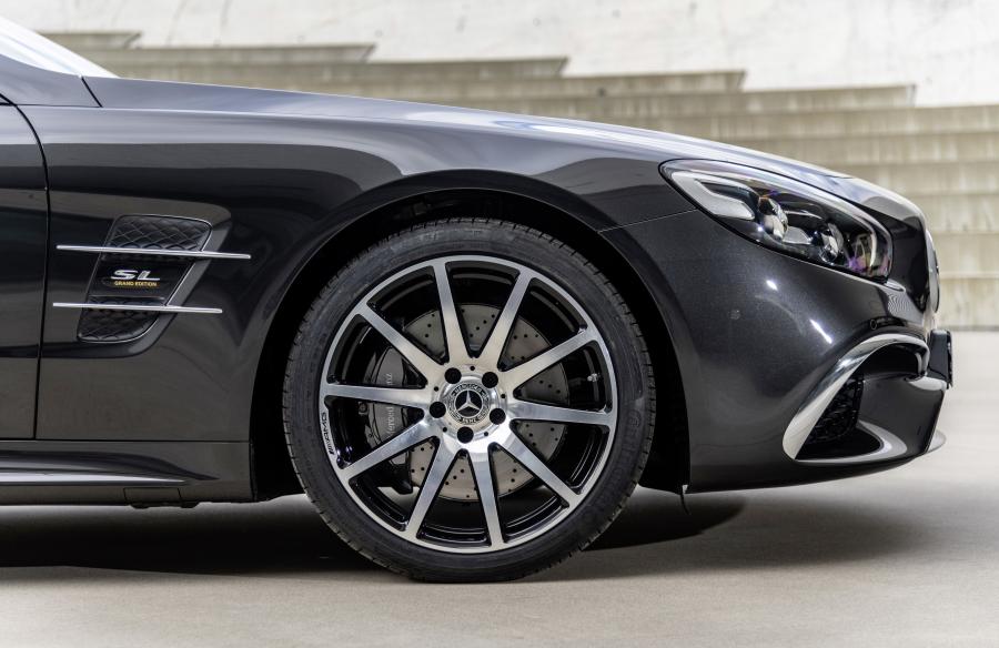Детали экстерьера Mercedes-Benz SL500 Grand Edition (R231) 2019 года  (WW) (фото 7 из 10)